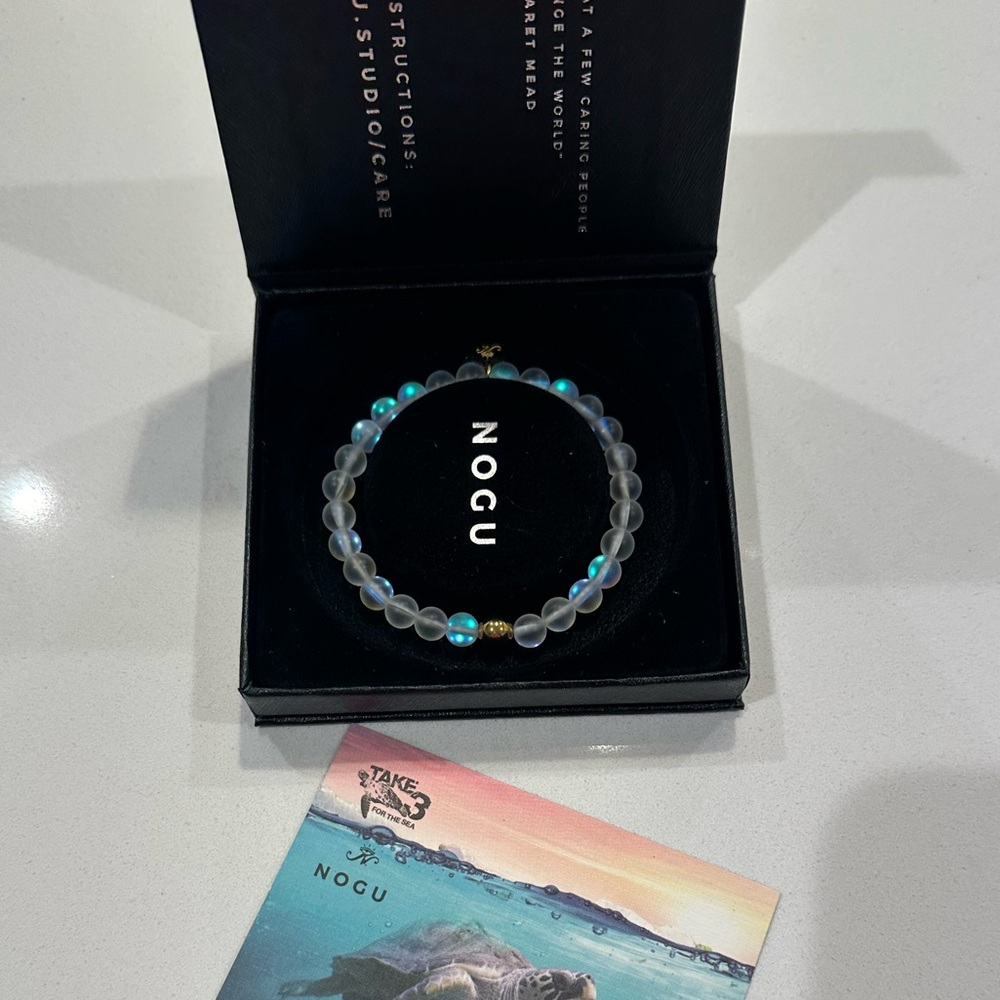 Nogu White Mermaid Glass Bead Bracelet